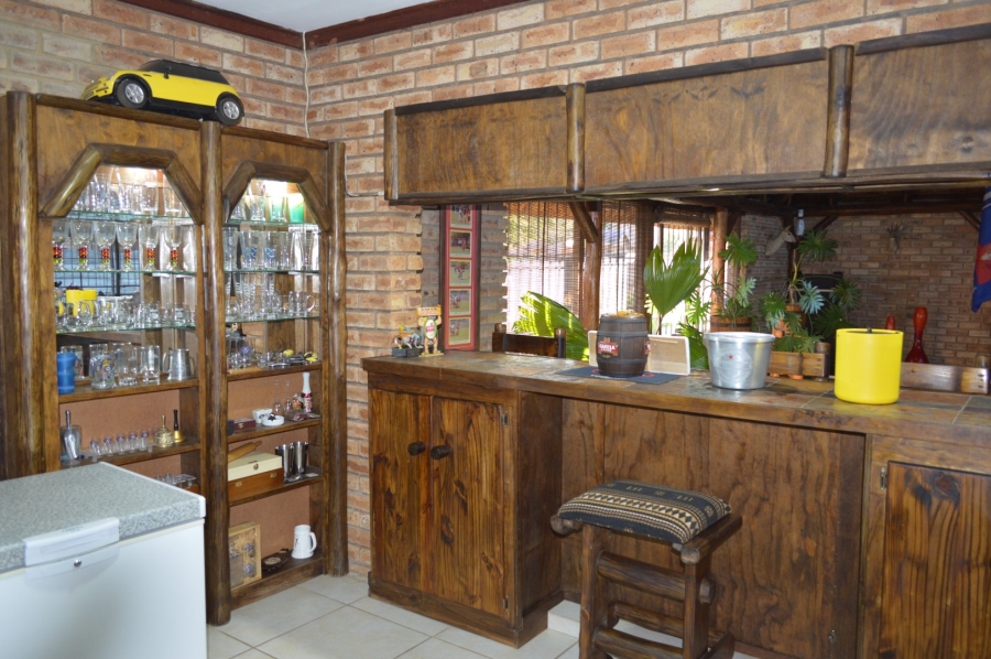 6 Bedroom Property for Sale in Doringkruin North West